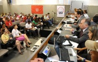 Comissão de Direitos Humanos debate a situação dos moradores da ocupação Zilah Sposito, diante da ação de reintegração de posse em desfavor da comunidade. Foto de Guilherme Bergamini.